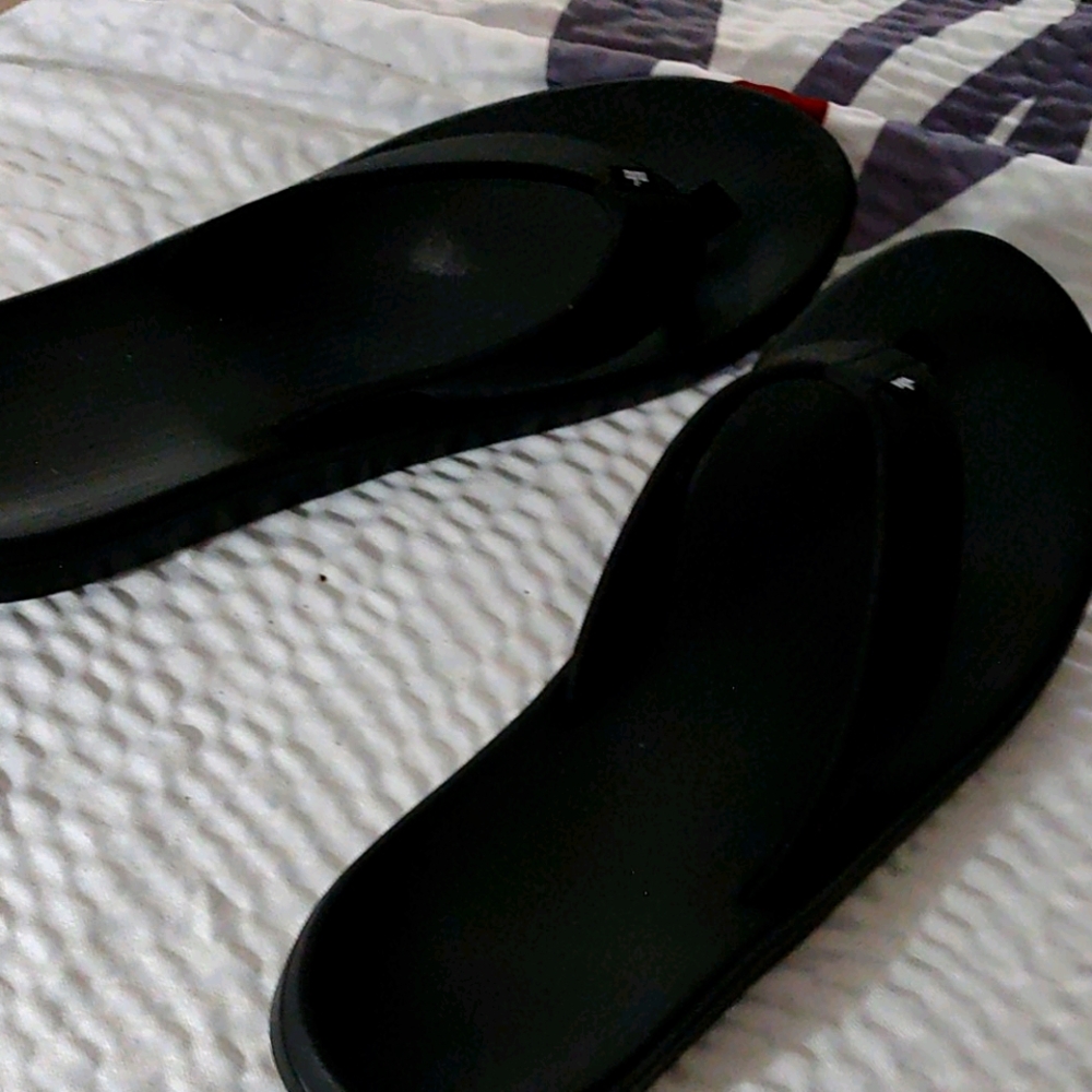 Flip flops - Picture 2 of 2